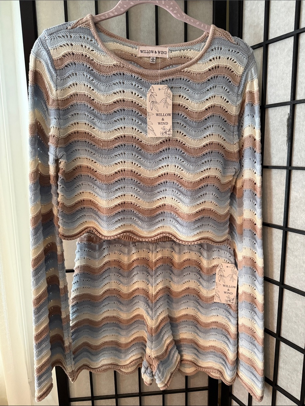 Willow & Wind Women's Pastel Wave Knit Top and Shorts Set - Blue/Tan/Cream